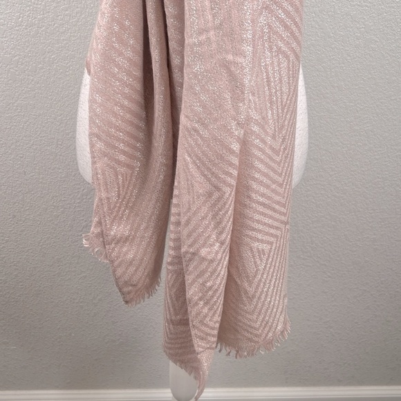 Ivy London NYC Light Pink Silver Tinsel Contemporary Minimalist Scarf New tags! - Picture 3 of 5